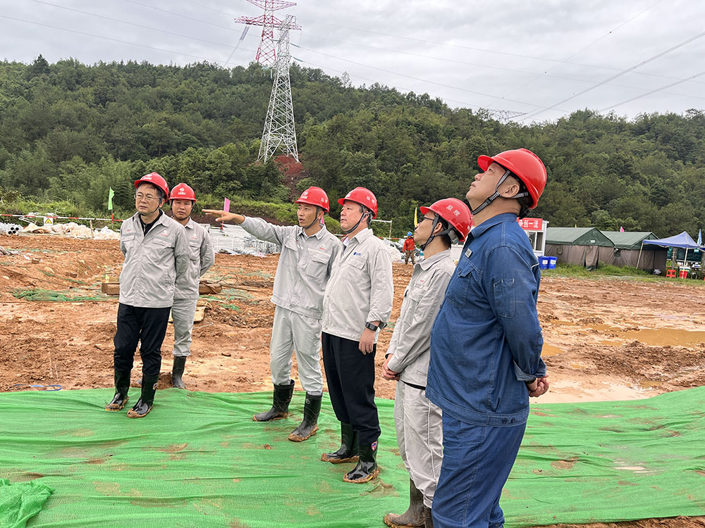 張恒董事長一行到布拖換流站、白鶴灘-浙江線路工程視察指導(dǎo)工作